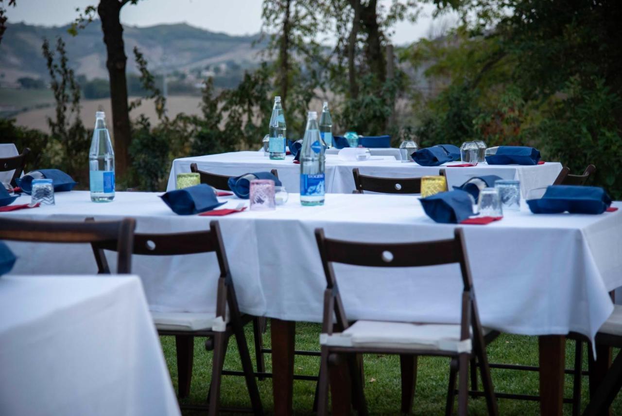 Recchi Franceschini Bike Hotel Last - Minute - Availability Montalto delle Marche Bagian luar foto